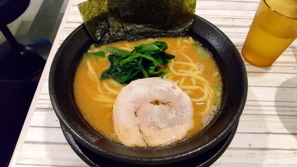 「豚骨醤油ラーメン710円」@横浜家系ラーメン 勇極 東陽町店の写真