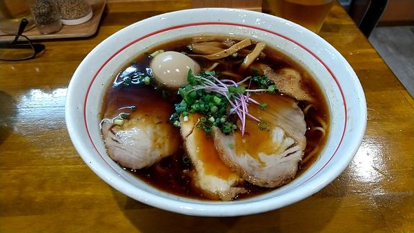 「特醤油らー麺（９８０円）」@麺屋 ぬまたの写真
