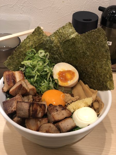 「全部のせ台湾まぜそば＋コロチャー」@麺屋こころ 所沢店の写真