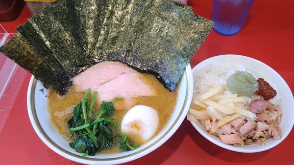 「ラーメン(並)¥750+ライス¥100+海苔コイパサービス」@ラーメン濱野家の写真