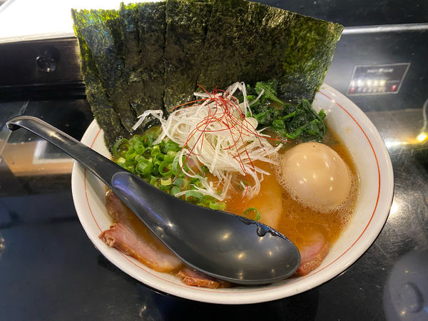 「スペシャル豚骨醤油らーめん」@SHOWTIME-Ramen-の写真