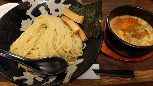 「海老鶏とん（大盛り）」@温泉つけ麺 維新 熱海本店の写真