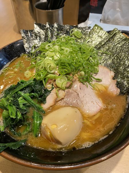 「皇綱特製ラーメン　大盛り　のり　かため　多め」@輝道家直系 皇綱家の写真
