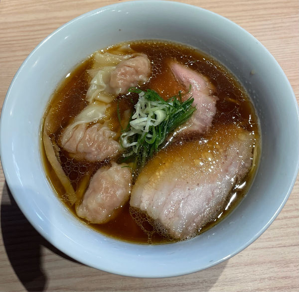 「海老ワンタン醤油らーめん」@中村麺三郎商店の写真
