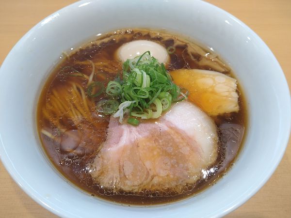 「味玉醤油ラーメン」@らぁ麺 すぎ本の写真