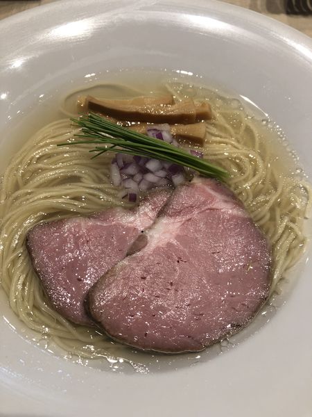 「宍道湖しじみ中華蕎麦(塩)900円」@宍道湖しじみ中華蕎麦 琥珀 東京本店の写真