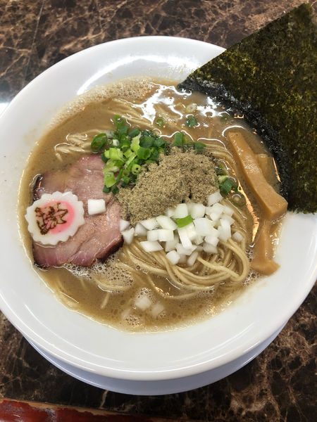 「濃厚煮干ラーメン　850円」@ら～めん かり屋の写真