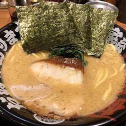 ラーメン (730円)