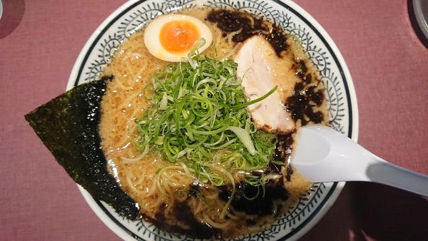「豚骨醤油ラーメン黒 大盛り」@丸源ラーメン 新鎌ケ谷店の写真