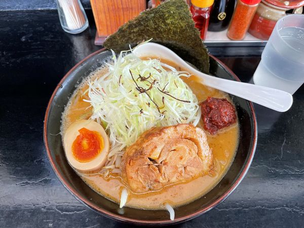 「辛味噌らーめん(750円)」@北海道らーめん小林屋 茅ヶ崎店の写真