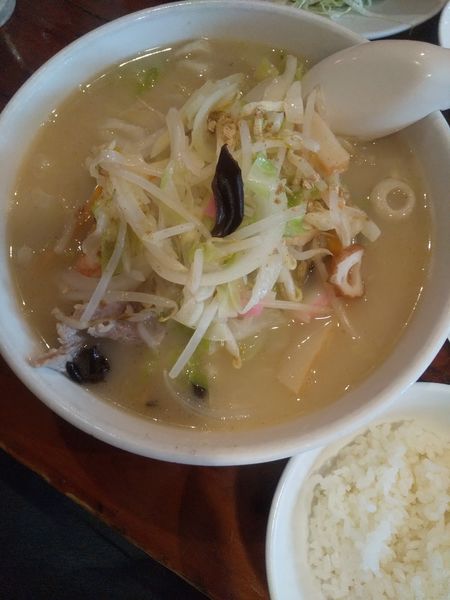 「長崎ちゃんぽん950円半ライスサービス」@長崎ちゃんぽん皿うどん どんくの写真