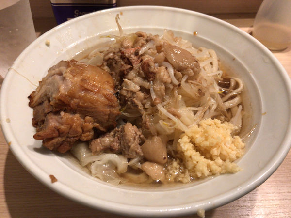 「ラーメン(300g、全部) 890円？」@麺屋 味方の写真