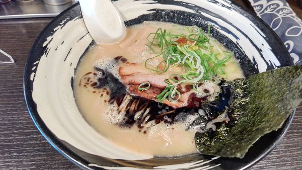 「黒BUBU+半替玉」@らーめんBUBUの写真