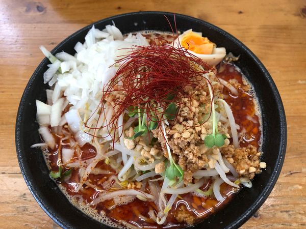 「冷やし坦々麺、豚増し、玉葱、大盛り」@宮二郎の写真