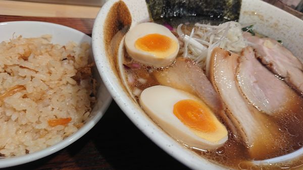 「特製 醤油らぁ麺」@貝出汁らぁ麺 みぎわの写真