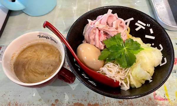 「つけ麺 大盛＋館ヶ森高原豚のレアチャーシュー＋味付け玉子」@ハイデン.コッコFACTORYサマンサ・タマサの写真