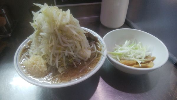 「ラーメン　野菜ニンニク　メンマ&ねぎ」@らーめん大 大久保店の写真