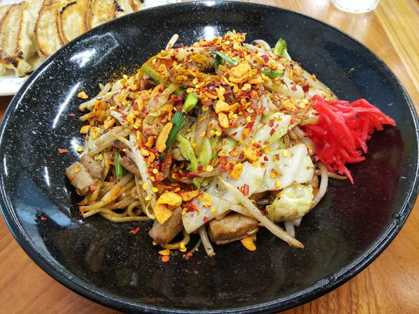 「【限定】スタミナ麻辣ソース焼そば　＋餃子２人前（サービス券）」@餃子の王将 松本島内店の写真