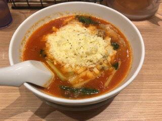 「太陽のチーズラーメン　913円」@太陽のトマト麺withチーズ 新宿ミロード店の写真