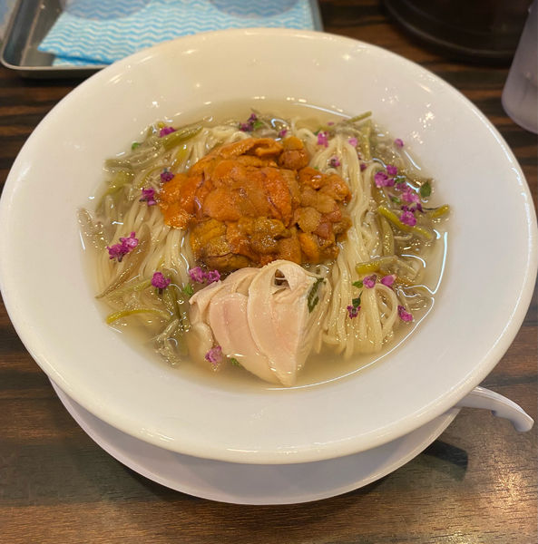 「限定(終了)ハマグリとカツオ出汁・ウニとジュンサイ¥1800」@稲荷屋の写真