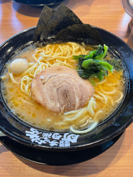 「ラーメン、麺カタ、普通、普通」@町田商店 保木間店の写真
