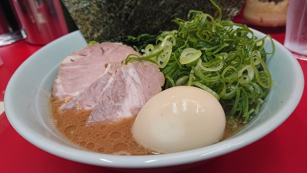 「特上ラーメン」@横浜ラーメン 武蔵家 大宮店の写真