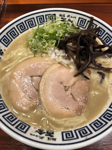「濃厚海のトリトン魚介(鶏・豚骨)ラーメン」@麺匠 至誠の写真