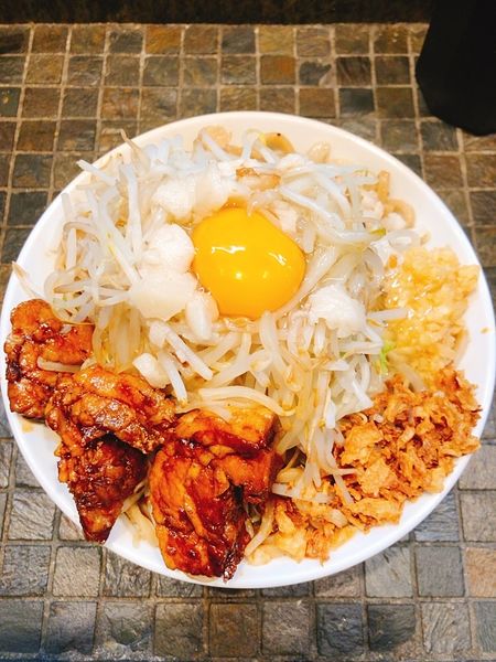 「マゼロー大豚2」@まぜそば(麺)マゼロー 小岩店の写真