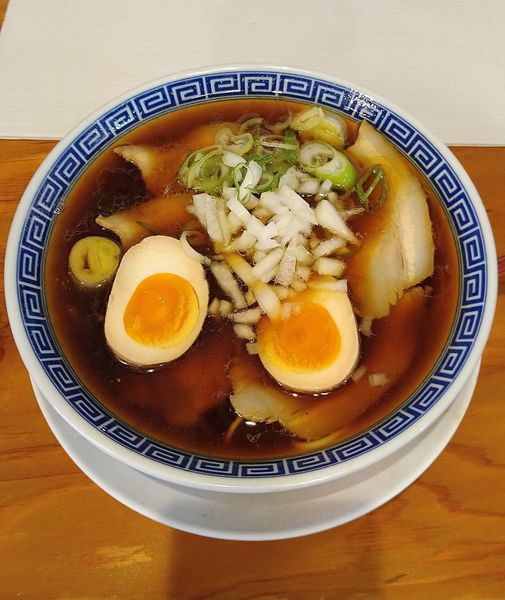 「中華そば 醤油 600円+味玉クーポン」@フジサワ中華そば 日比野店の写真