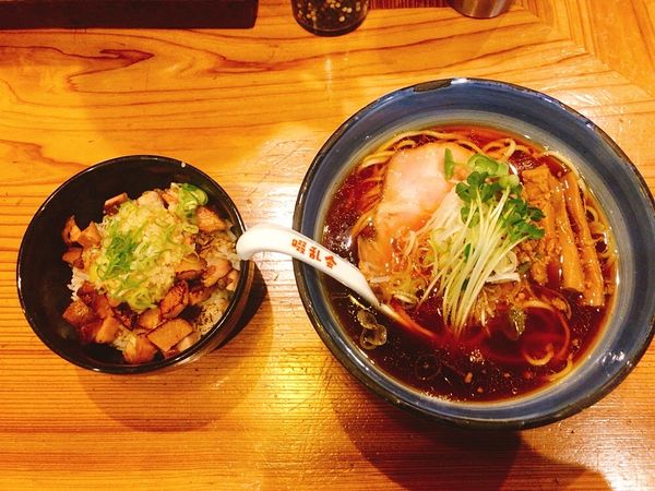 「ザ醤油らーめん」@自家製麺 啜乱会の写真