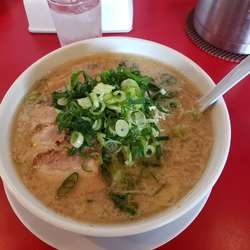 こってりラーメン(中華食堂成都「せいと」)