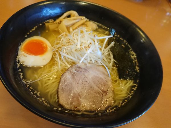 「塩ラーメン 650円」@らうめん処 やまうりの写真