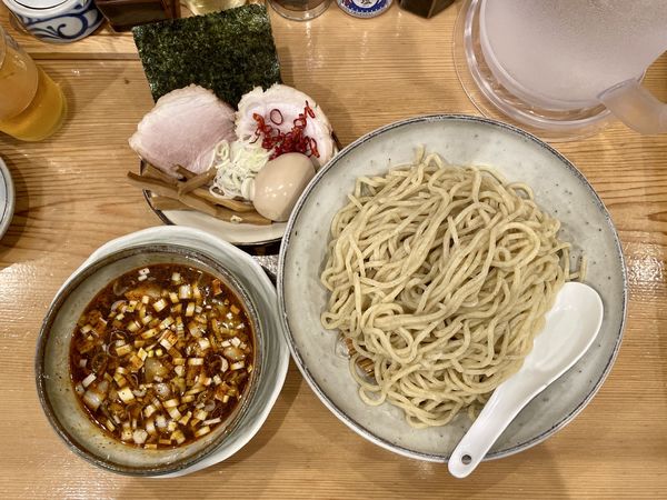 「アサヒスーパードライ 中瓶 → 辛いつけそば 大盛 ＋ 味玉」@中華そば 笑歩の写真