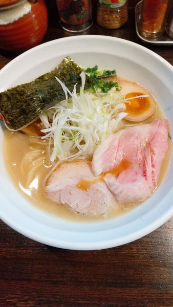 「濃厚鶏白湯らーめん」@らーめん詩の写真