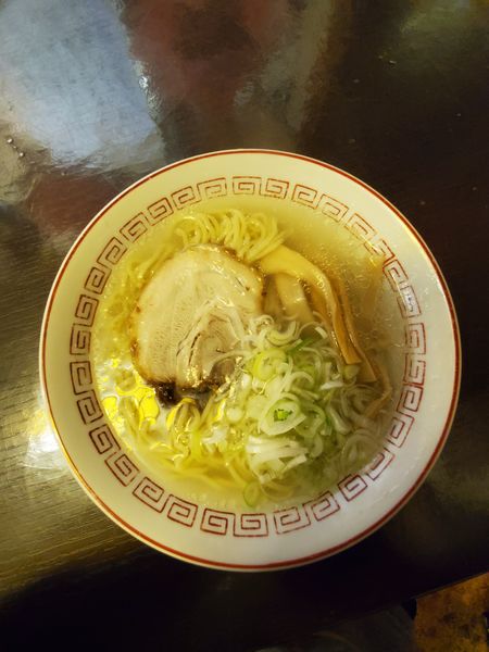 「塩らーめん」@らーめんまるの写真