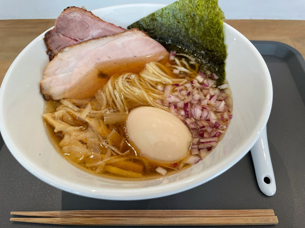 「煮干し中華清800円、煮卵100円」@NEW LATITUDE CHINESE Shangri-La 〜香格里拉〜の写真