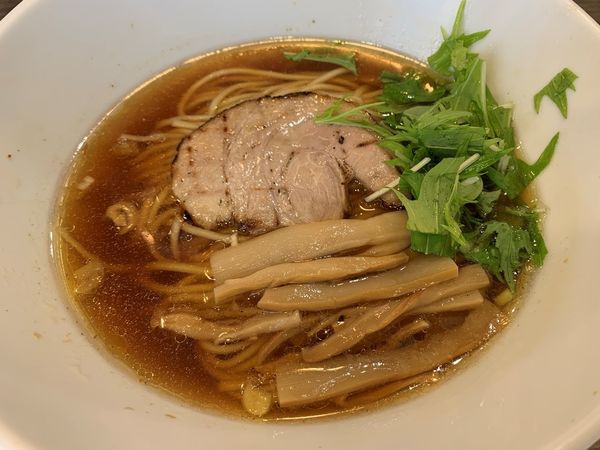 「醤油ら～麺」@らーめん 子うさぎ 大塚店の写真