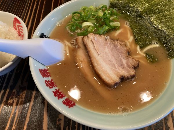 「ラーメン750円+半ライス120円」@横浜家系元町家の写真