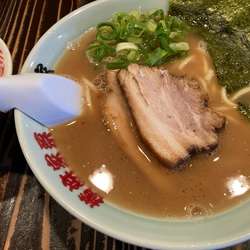 ラーメン750円+半ライス120円
