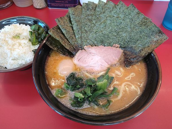 「【限定】味噌ラーメン　のり7枚　半熟味玉　サービスライス」@横浜ラーメン 相馬家の写真