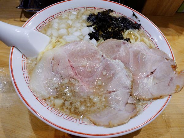 「中華そば（塩）850円」@背脂煮干し中華そば 和市 新橋本店の写真
