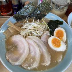 マルイチラーメン 900円　ライス(並)100円