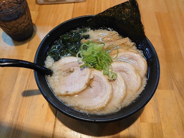 「チャーシュー麺 こってり」@週一 らーめんの写真