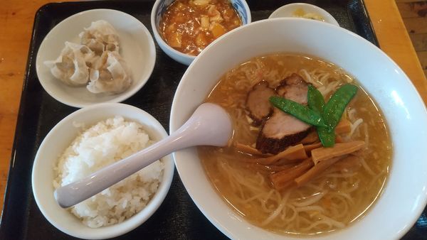 「ランチCセット（塩ラーメン）900円」@香湯ラーメン ちょろり 恵比寿店の写真