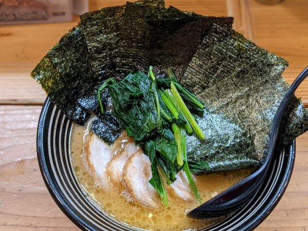 「アグー豚を使った家系 THIS IS 犀の家」@極麺 青二犀の写真