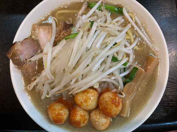 「味噌ラーメン850円（チンピラ玉子+150円）」@味噌麺処 花道庵の写真