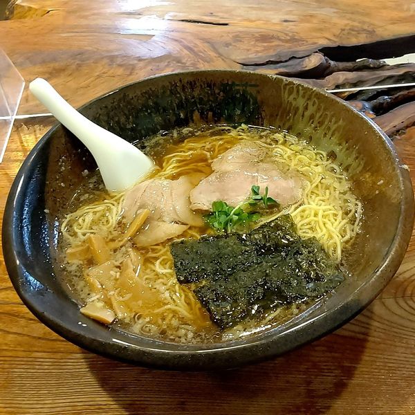 「支那そば 醤油 (大盛)」@支那そば やなか草の写真