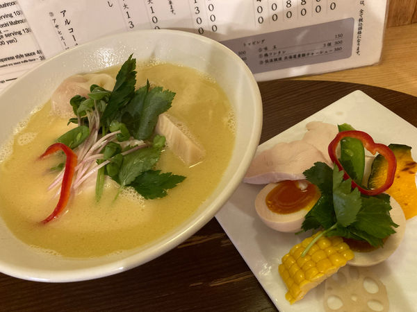 「特製鷄白湯SOBA」@銀座 篝 本店の写真