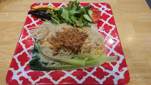 「（期間限定）冷しごま担々麺　９００円」@油田カフェの写真