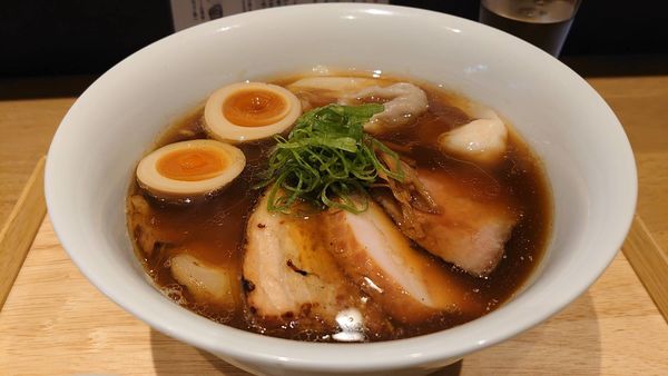 「特製醤油らぁ麺」@らぁ麺や 嶋の写真